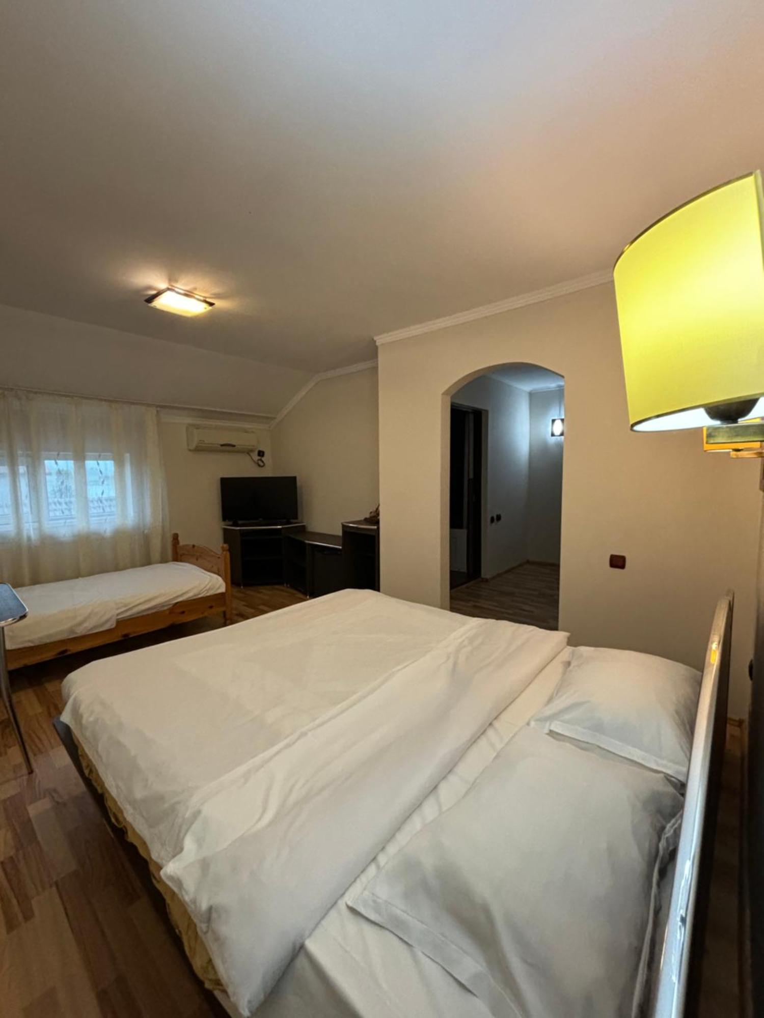 Hotel Complex Daniel'S Orăştie Exteriér fotografie