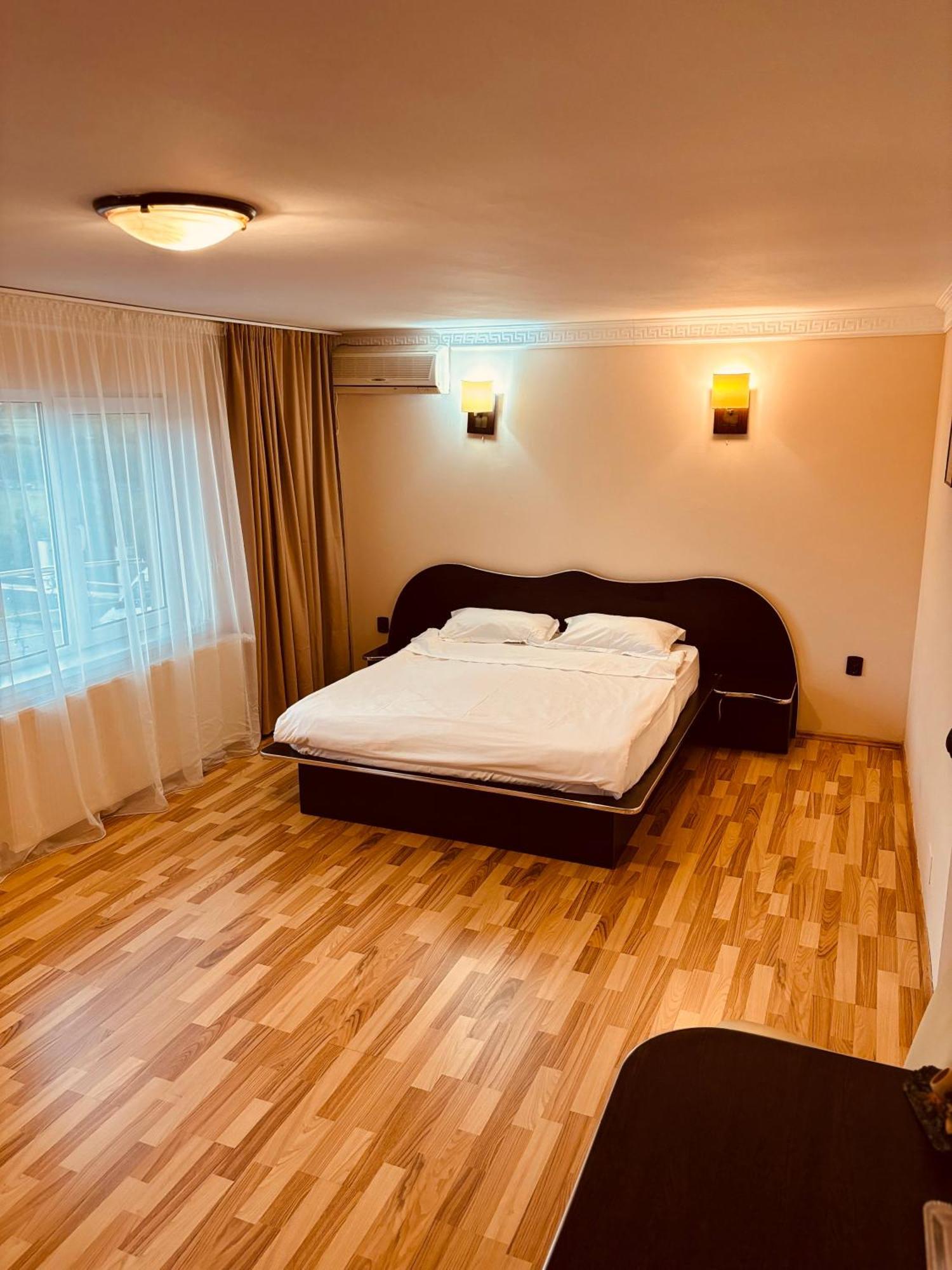 Hotel Complex Daniel'S Orăştie Exteriér fotografie